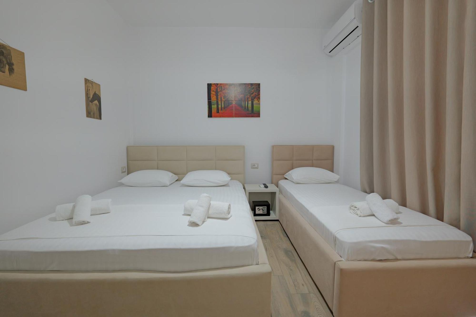 Hotel Veliaj Ksamil Exterior photo